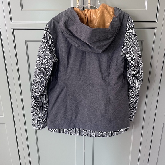 Roxy Ceder Snowboard Jacket - Like new! - Picture 4 of 5